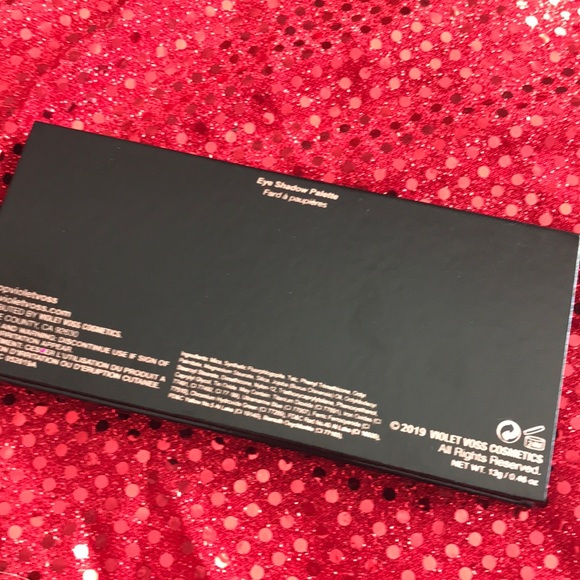 Eyeshadow palette - Picture 2 of 3